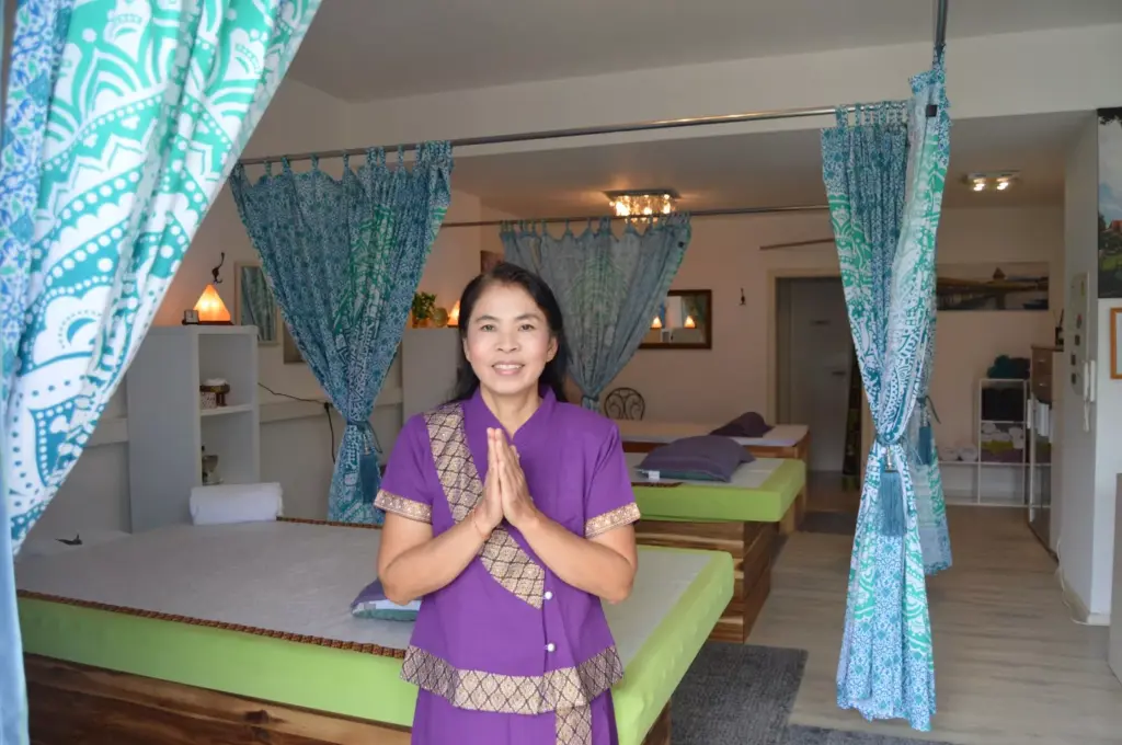 Frau Viyada Maier ist die Masseuse und Inhaberin im Thaimassage Studio Viyada in Bad Säckingen.